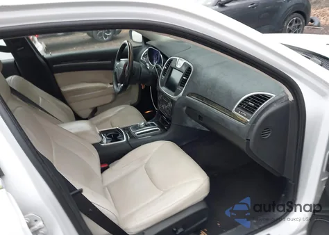 2016 Chrysler 300C z USA, uszkodzony, nr VIN 2C3CCAEG3GH268812